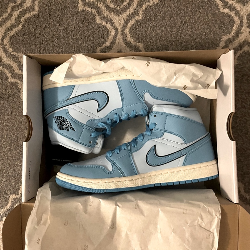 Women’s Air Jordan 1 mid SE ‘ice blue’. Women’s 8.5. Brand new in box.
